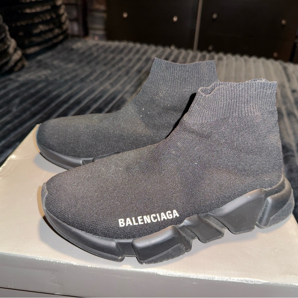 Balenciaga Women's Black Knit Sneakers - Picture 7 of 11